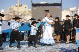 En el Día de la Independencia, Calvo llamó a "trabajar unidos"