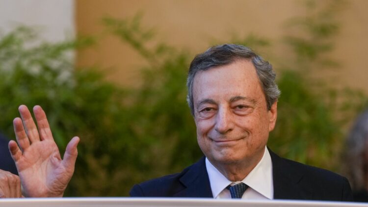 Draghi renunció de su cargo como Primer Ministro y ahora Italia deberá adelantar las elecciones