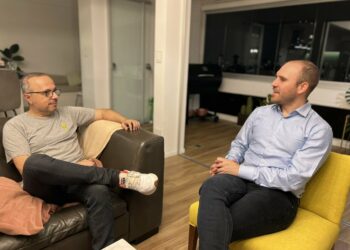 Reapareció Guzmán junto a un empresario de buena sintonía con el Gobierno