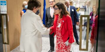 Batakis regresó al país y reina la incertidumbre por su futuro