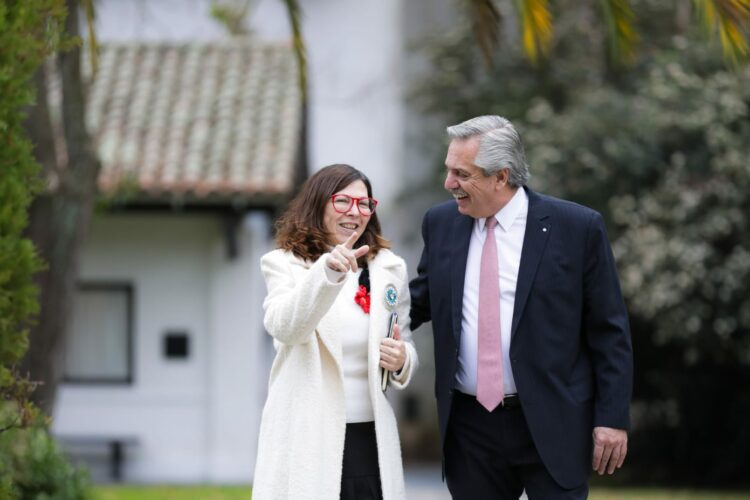 Primera foto conjunta de Fernández y su nueva ministra de Economía