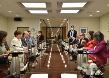 El FMI mantiene las proyecciones de crecimiento de Argentina en 4% pero reduce las mundiales