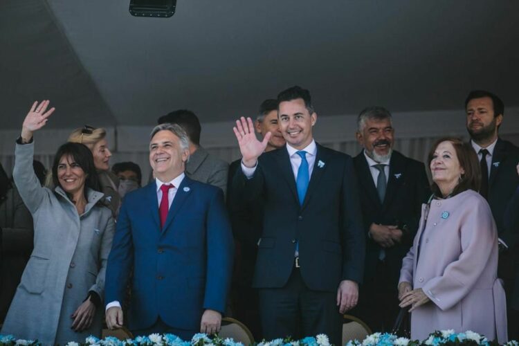 Miles de cordobeses volvieron a disfrutar del tradicional desfile patrio