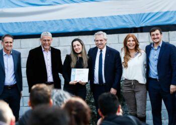 Fernández: «Ni la obra pública ni la vivienda se va a paralizar por nada»