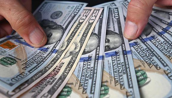 El dólar blue sigue rompiendo récords y cierra la jornada a $290