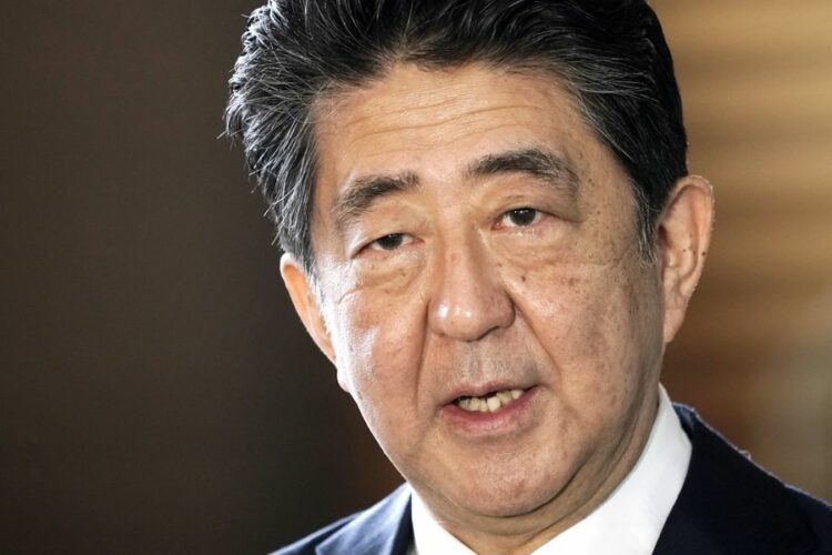 Asesinaron a balazos al ex primer ministro de Japón Shinzo Abe cuando daba un discurso