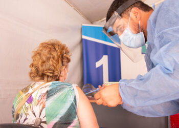 Estiman que menos de la mitad de los cordobeses posee la dosis de refuerzo contra el Covid