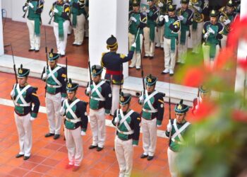 Presentaron la nueva guardia de honor del Cabildo histórico