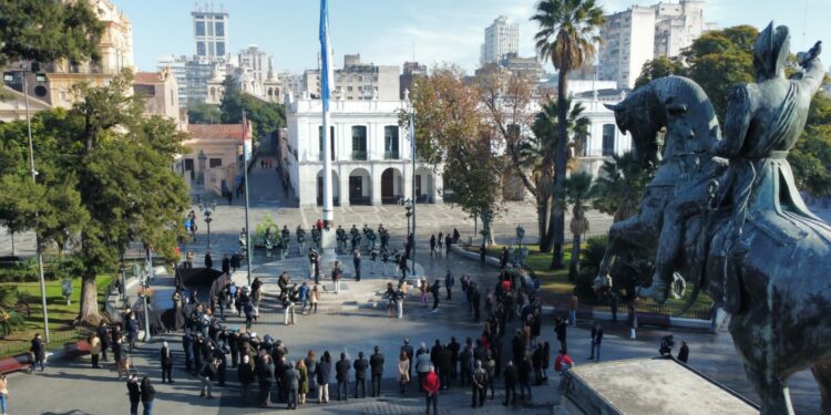 Presentaron la nueva guardia de honor del Cabildo histórico
