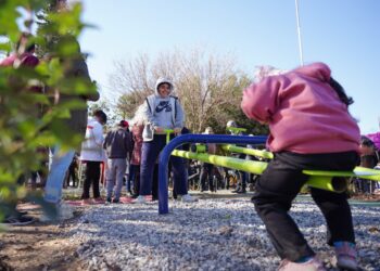 Se inauguró una nueva plaza en barrio Villa Adela
