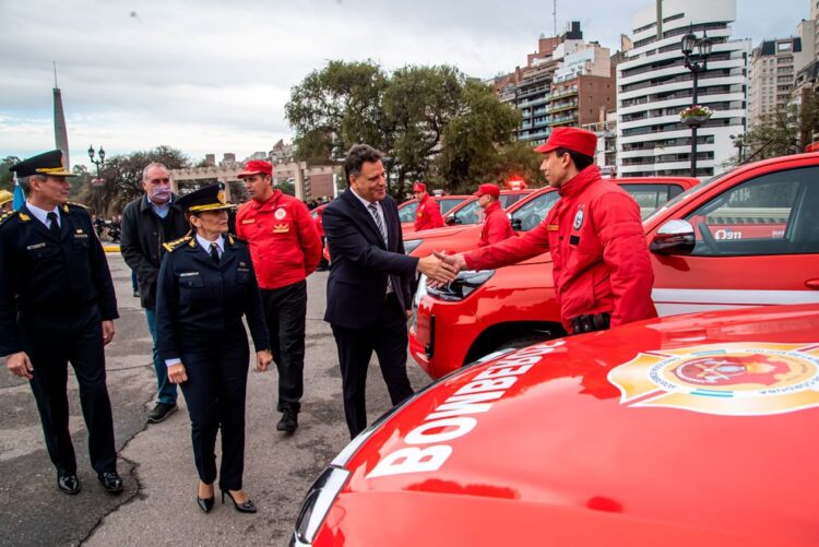 Mosquera negó la falta de formación de la policía y calificó los dichos como una "falacia absoluta"