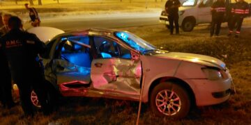 Un tren colisionó con un auto y dejó como saldo un herido