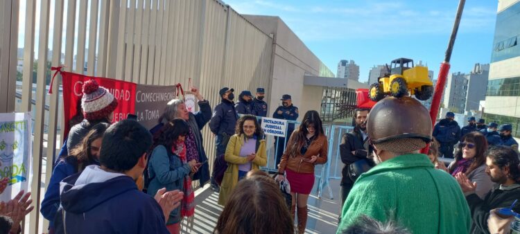 Tras presentar un habeas corpus, organizaciones ambientalistas levantaron el acampe frente a Tribunales