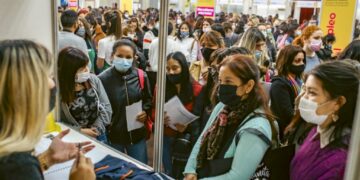 El empleo registrado creció en abril un 4,8%