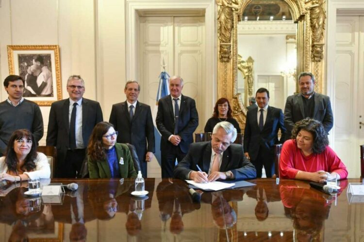 Acuerdo para limitar las subas de los remedios por 60 días