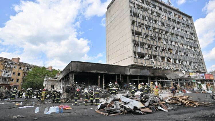 Conmoción por un nuevo ataque ruso contra una zona civil en Ucrania, esta vez en la ciudad de Vinnitsia.