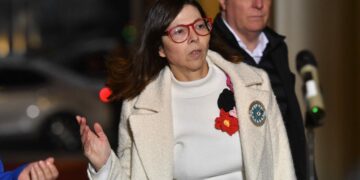 Batakis ya está en Washington donde se reunirá con Georgieva y funcionarios del Tesoro