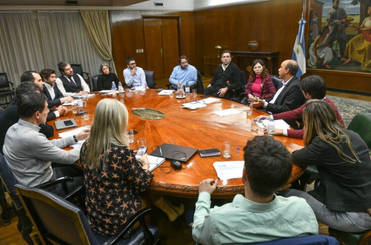 Batakis designó a su equipo y se puso al frente de la gestión