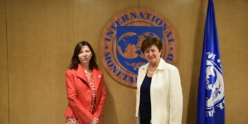 En medio de la crisis cambiaria Batakis se reunió con Georgieva