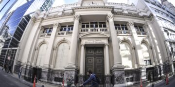 El Banco Central elevó la tasa de interés para frenar la inflación y la corrida cambiaria