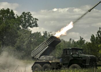 Rusia bombardea las últimas ciudades del este ucraniano
