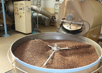 La restricción para importar insumos ya afecta al consumo interno