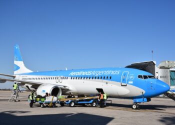 Avilés inauguró los vuelos directos Córdoba – San Pablo