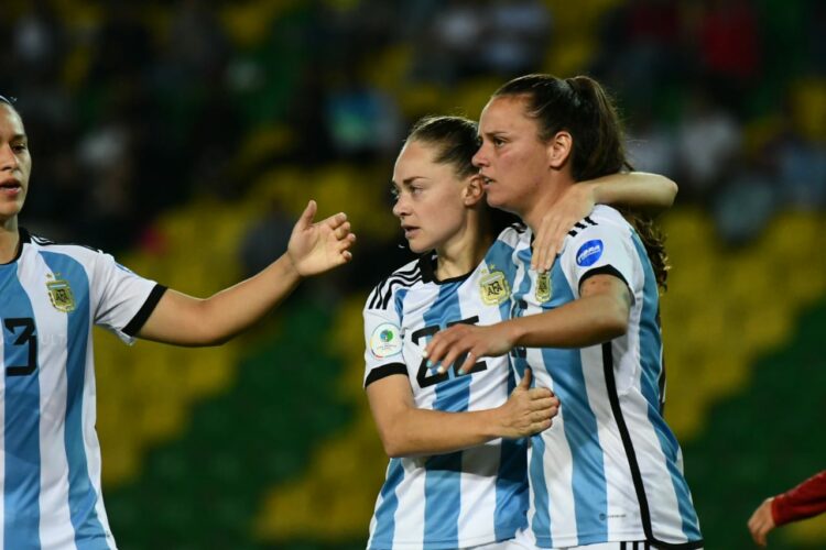 Argentina goleó a Perú