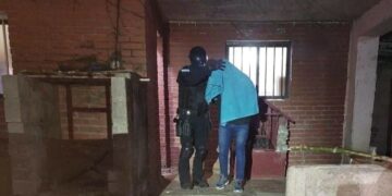 Pareja escondía drogas dentro del peluche de su hija