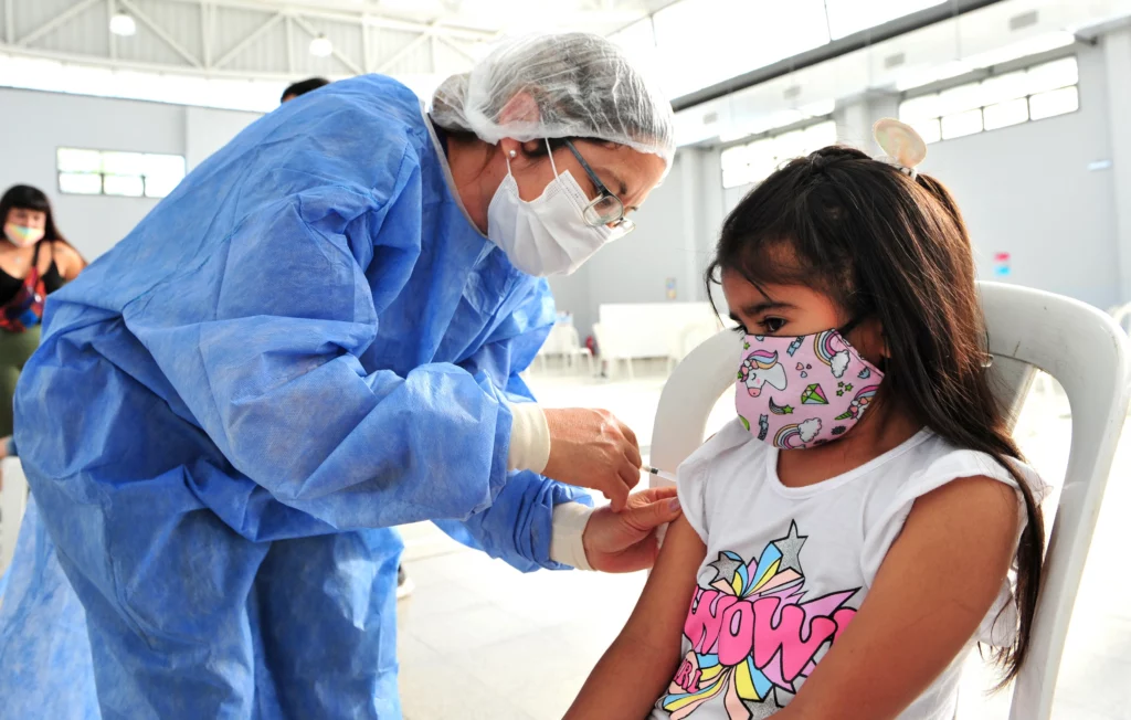 Vacunas Moderna: llegan 2,7 millones de vacunas pediátricas contra el Covid al país