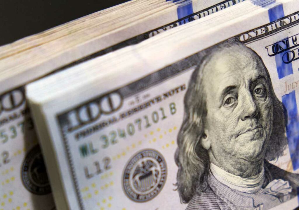 La jornada financiera estuvo marcada por la volatilidad del dólar