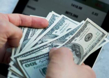 Lanzan un «dólar turista» para intentar captar divisas