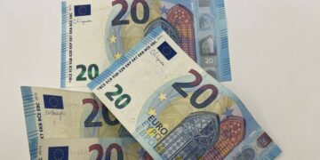 Suba global de la inflación y paridad del euro con el dólar