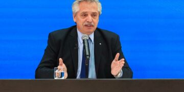 «No vamos a devaluar» porque eso «es empobrecer a la gente», dijo Fernández