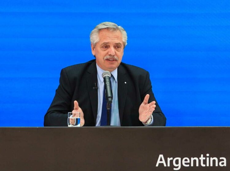 "No vamos a devaluar" porque eso "es empobrecer a la gente", dijo Fernández