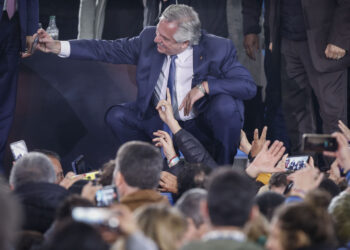 Fernández culpó al campo por la falta de dólares: «Especulan»