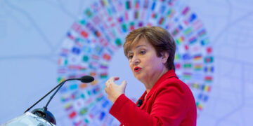 La titular del FMI lanzó un duro pronóstico al mundo para 2023