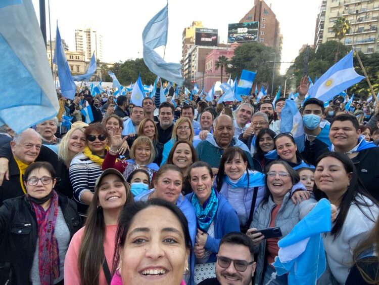 Se movilizaron al Olmos en contra del gobierno nacional