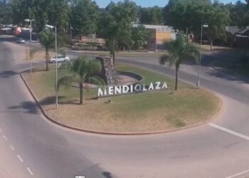 Una mujer de 29 años falleció tras chocar contra una camioneta