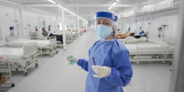 Los números de contagios por coronavirus subieron 17% más que la semana pasada