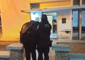 Una familia fue detenida por vender drogas en su local de limpieza