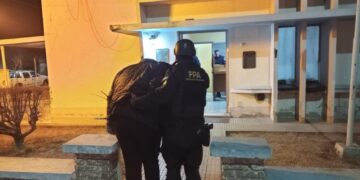 Una familia fue detenida por vender drogas en su local de limpieza