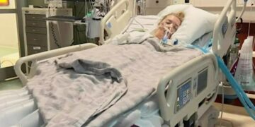 Fue atacada con un hacha, estuvo dos años en coma y cuando despertó le contó a la Policía algo estremecedor