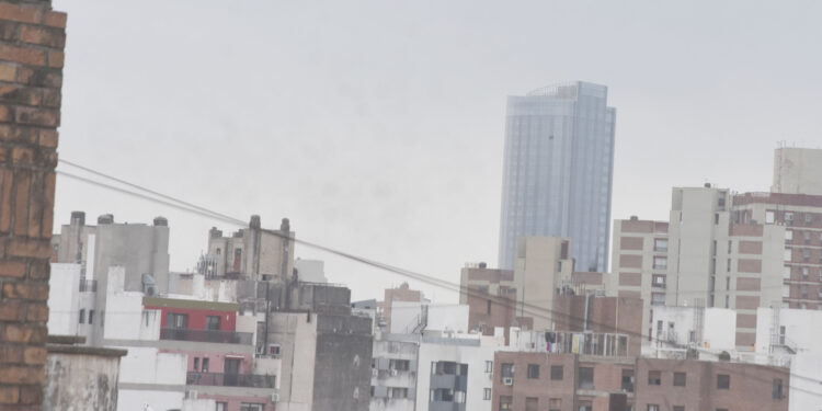 Córdoba amaneció cubierta por un manto de niebla