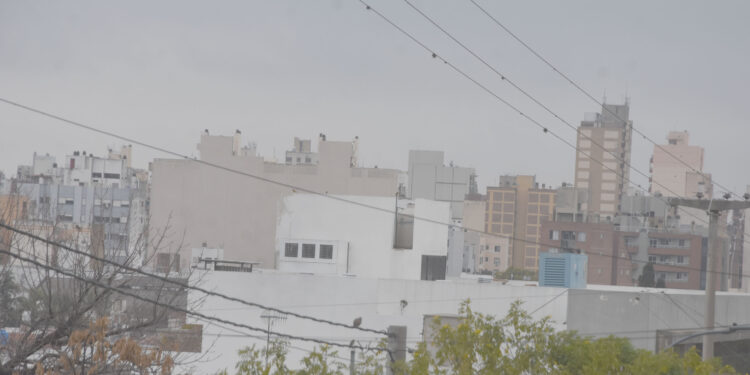 Córdoba amaneció cubierta por un manto de niebla