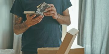 Paquetes sí, libros no