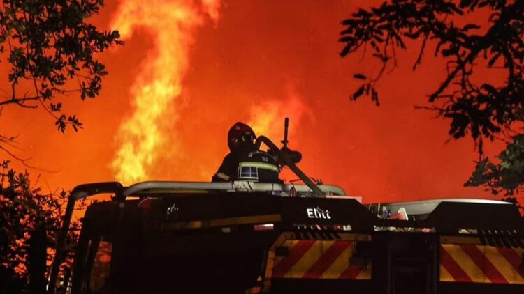 Europa occidental lucha contra los incendios en medio de una ola de calor