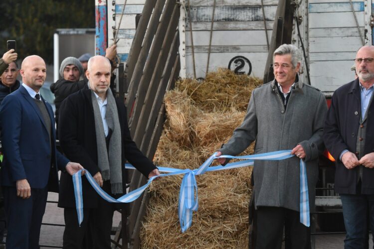 El acto de apertura de la Exposición Rural estuvo encabezado por Pino (centro) junto a Lestani y Rodríguez Larreta.