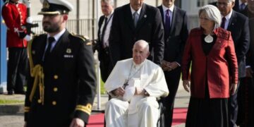 Para Canadá, el perdón de Francisco es «insuficiente»