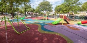 El 78% de las plazas no cuenta con juegos infantiles inclusivos